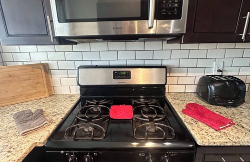 Central West End Apartamento | Spacious 3BR near BJ Hospital, Forest Park, STLZoo