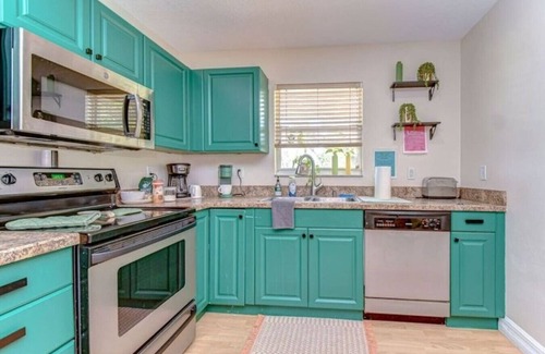 Trailer Estates Apartamento | Palm Apt spacious 3/2 10 mins to SRQ & beaches
