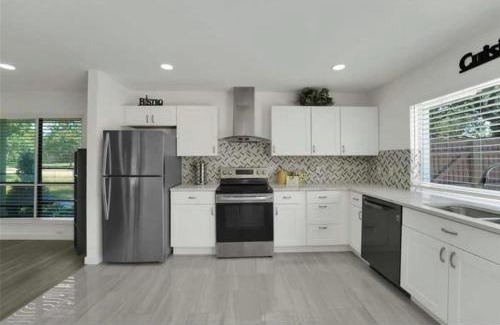 Richardson Casa | Spacious 3BR Oasis Pool Fire Pit & Family Fun