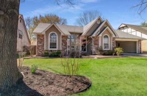 Broken Arrow Casa | Spacious 3/2 BR Ranch home in Broken Arrow!