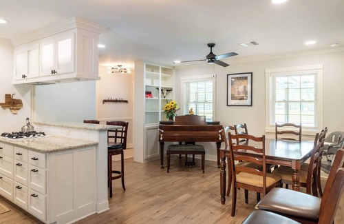 Garden Oaks Casa | Spacious 3BR Retreat - Pool Table, Gazebo, Yard