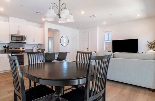 Wildomar Condominio | Spacious 3BR Retreat w/ Pool & Spa – Pets Welcome! Near Hospitals