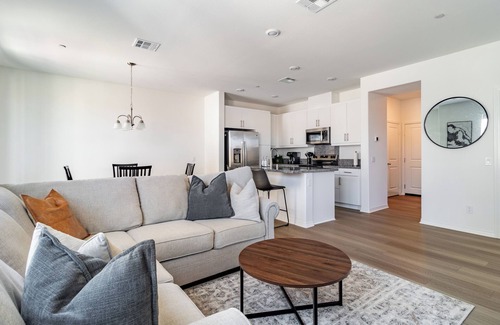 Wildomar Condominio | Spacious 3BR Retreat w/ Pool & Spa – Pets Welcome! Near Hospitals