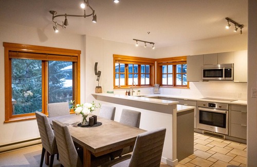 Nordic Estates Casa | Spacious 3BR:Sleeps 8 Comfortably,Pool,Hot Tub,Patio+BBQ& Near Valley Trail!