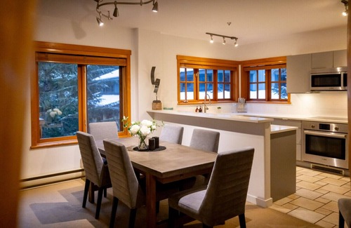Nordic Estates Casa | Spacious 3BR:Sleeps 8 Comfortably,Pool,Hot Tub,Patio+BBQ& Near Valley Trail!