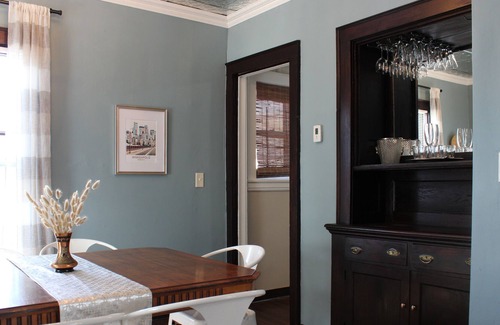 Lowry Hill East Casa | Spacious 3BR Two-Level House in the center of Minneapolis near Lake of the Isles