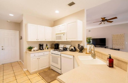 Braden River Casa | Spacious 4/2 with pool/spa near Myakka Park 30 min from Beaches