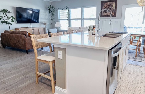 St. Augustine Casa | Spacious 4 bed 4 bath house with community pool & gym in charming St. Augustine