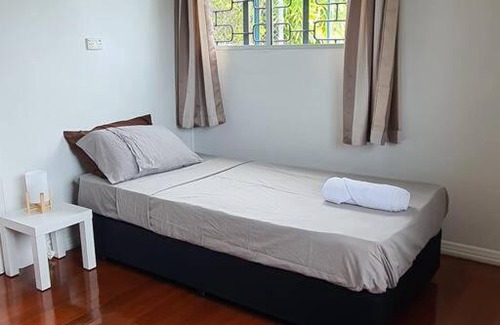 Suva Apartamento | Spacious 4-bdrm fully self-contained WIFI, Parking