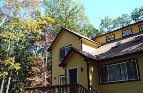 Dingmans Ferry Casa | Amplio 4 hab w / sauna, mesa de billar, Roku TV y Wi-Fi
