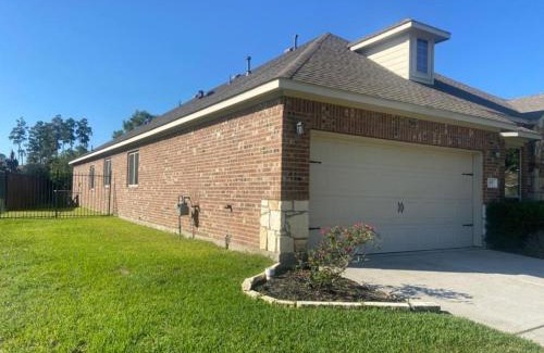 Spring Casa | Spacious 4 Bed & 2 Bath Home in the Woodlands, TX