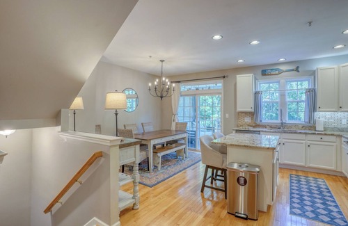 Long Neck Casa | Spacious 4-bed 3.5-bath Townhome in Long Neck with AC, Swimming Pool & Game Room