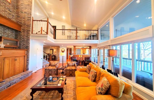 Jones Mills Casa | Spacious 4-bed, 3-bath home located on Lake Catherine with pool and boat dock