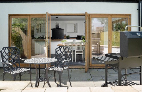 Newtown-in-St-Martin Casa | Spacious 4-Bed Cottage with Garden & Pet-Friendly