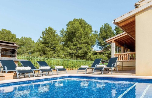 Marina Manresa Villa | Villa de 4 camas con piscina recientemente renovada, tenis de mesa, altavoz Bluetooth y aire acondicionado