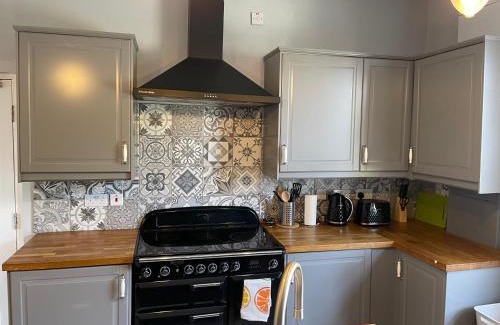 Maidstone Casa | Spacious 4-bed Holiday Home in the heart of Maidstone