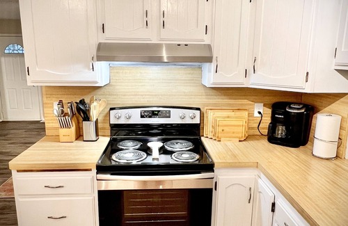 South Bend Casa | Spacious 4-bed home just 2 miles to ND