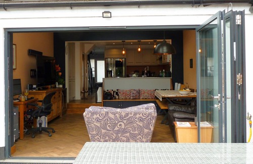 Whitton Casa | Spacious 4-bed House nr Twickers and 20 mins to London and LHR