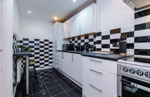 Salford Casa | Spacious 4-Bed House Manchester