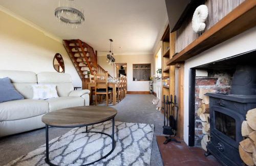 Mealsgate Casa | Spacious 4-Bed Lake District Getaway for Groups