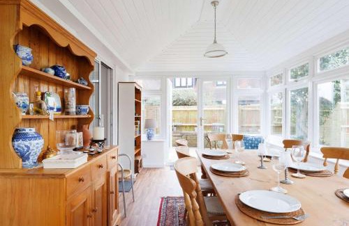 Selsey Casa | Spacious 4-Bed Seaside Retreat in Selsey