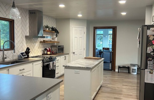 Fond du Lac Casa | Spacious 4-bedrm, 3 bath home in FDL, new kitchen, gym, WiFi, patio, 2 tv rooms