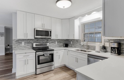 Valley Falls Casa | Spacious 4-bedroom house in serene Boiling Springs with AC