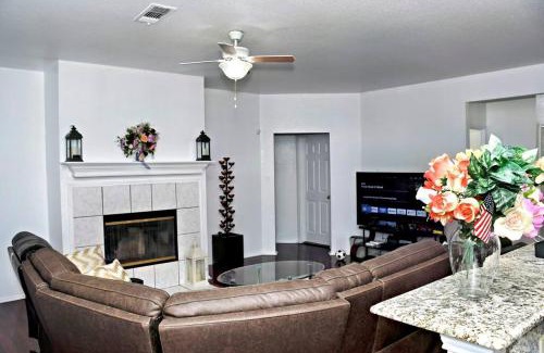 Southeast Arlington Casa | Spacious 4-bedroom house with AC, Wi-Fi superb in the Heart of Arlington, TX!
