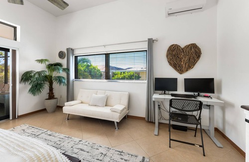 Edgewater Casa | Spacious 4-bedroom, harbor Acces ON canal, fish of the dock Rv parking POOL SPA