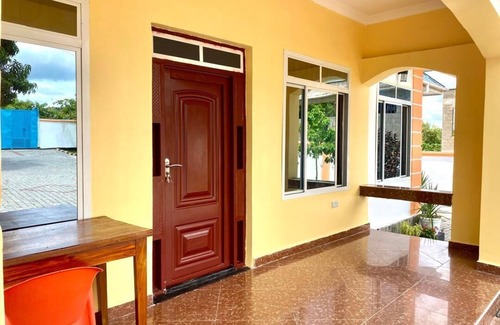 Kisutu Casa | Spacious 4-bedroom house in gorgeous Dar es Salaam with Wi-Fi, AC