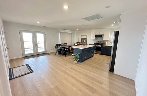 Birds Landing Casa | Spacious 4-bedroom Waterfront house with WiFi AC in charming Bethel Island