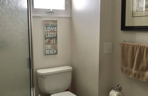 Bradley Beach Casa | spacious 4 bedroom beach house large shaded porch 3 blocks to beach restaurants