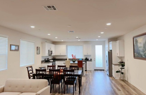 Rubidoux Casa | Spacious 4-bedroom house with WiFi, AC in peaceful neighborhood, Free Parking