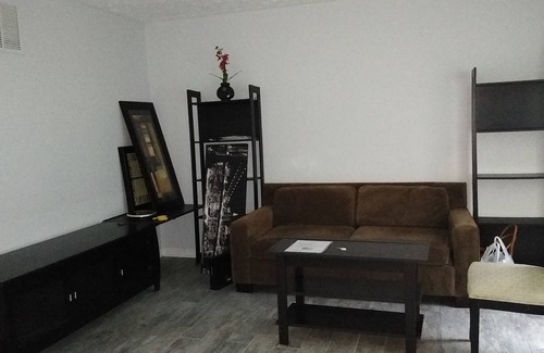 Cloverly Casa | Entire Townhouse with 4 bed and 2 bath.