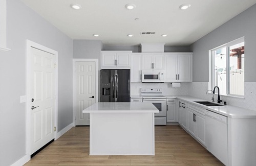Valley Center Casa | Spacious 4-Bedroom Retreat with AC & WiFi in Scenic Valley Center