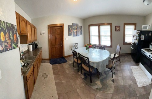 Milwaukee Casa | Spacious 4 Bedroom, 2 Bath Upper, 2-Unit Layout, Pet-Friendly + Fenced Yard