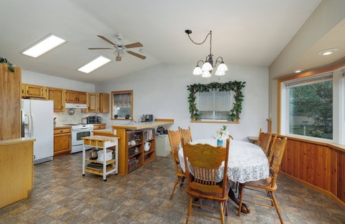 Gardiner Casa | Spacious 4-bedroom 3 bathroom house- 10 miles from Yellowstone