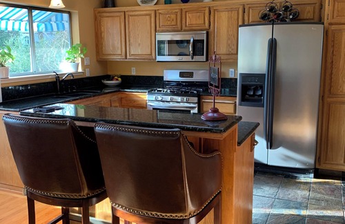 Petaluma Casa | Spacious 4-bedroom 3 bath home in charming Petaluma with pool and hot tub