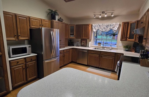 Sequim Casa | Spacious 4-bedroom 3-full bathroom on Cedars at Dungeness golf course.
