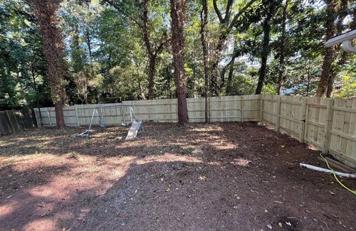 Doraville Casa | Spacious 4-bedroom 3 bathroom house in lovely Doraville with WiFi, AC, Fenced
