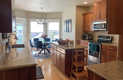Southwest Ada County Alliance Casa | Spacious 4 Bedroom, 4 Bath With Hot Tub