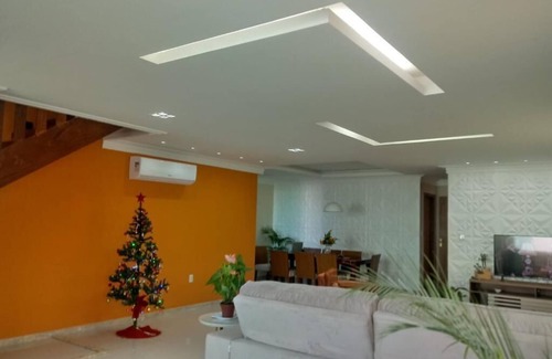Arembepe Condominio | Spacious 4-bedroom, 5-bathroom condominium in gated community close to beach.