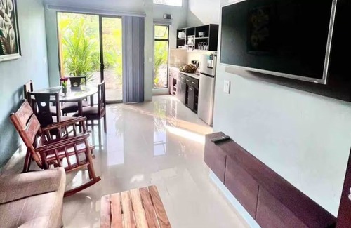 Monterrey Apartamento | Spacious 4-bedroom apartments with pool, 2 hot tubs near La Fortuna Costa Rica