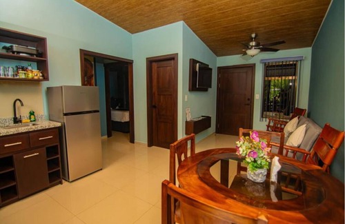 Monterrey Apartamento | Spacious 4-bedroom apartments with pool, 2 hot tubs near La Fortuna Costa Rica