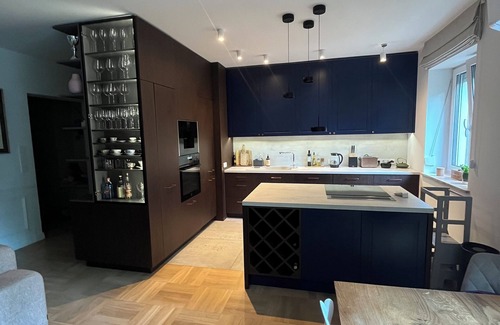 Saska Kepa Apartamento | Spacious 4-bedroom apartment with WiFi, AC in charming Warszawa