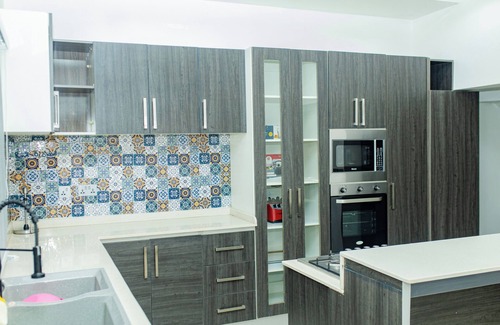 Abuja Apartamento | Spacious 4 bedroom Apartment with gym, laundry, internet, and 24Hrs solar power