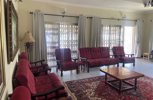 Southern Region Casa | Spacious 4-bedroom beach house with WiFi, AC in beautiful Monkey Bay