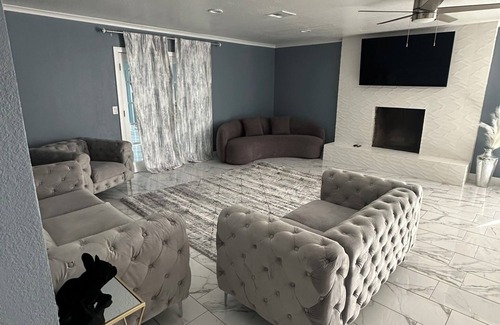 Centennial Hills Casa | Spacious 4- bedroom can sleep up to 22 - entertaining Game room