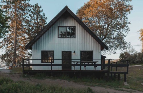 Dunlap Cabina | Spacious 4-bedroom cabin on secluded private land