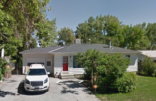 Riverton Casa | Spacious 4-bedroom charming Western Ranch Style Haven with WiFi and AC